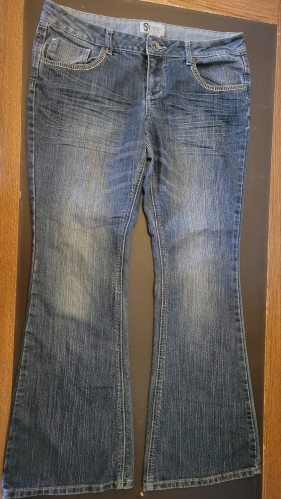 Flared Jeans
